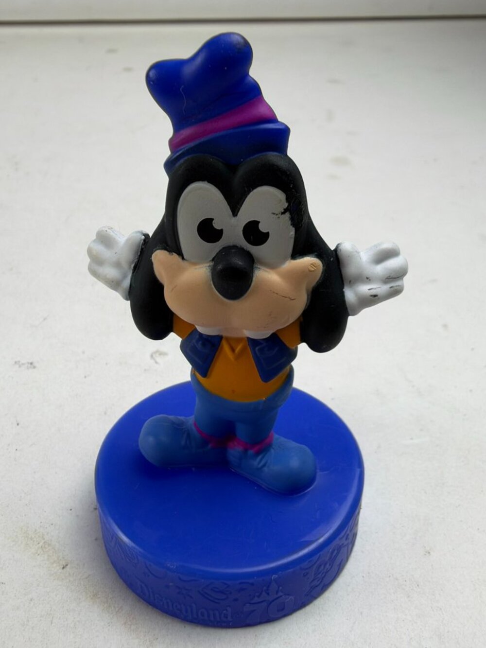 Disney Disneyland 70th Goofy Happy Meal Toy Figure Cup Cake Topper McDonald's